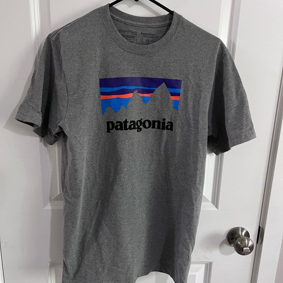 Patagonia T-Shirt - Picture 2 of 3